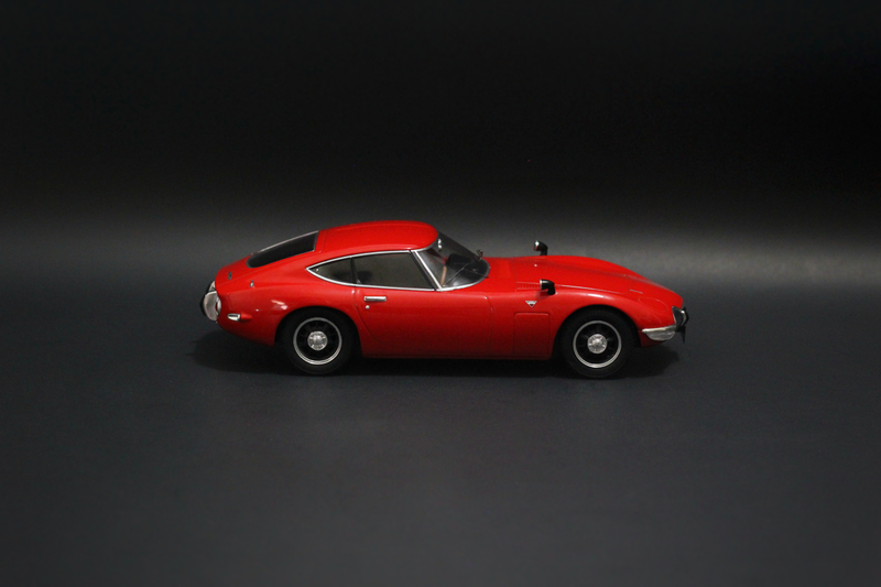 Illustration for article titled Car Week: 1/18 Triple9 Toyota 2000 GT